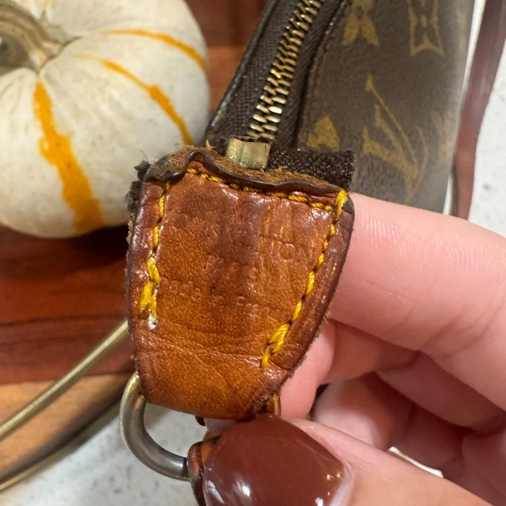 SOLD Vintage Louis Vuitton Monogram Pochette Accessoires with COA - Picture 11 of 15